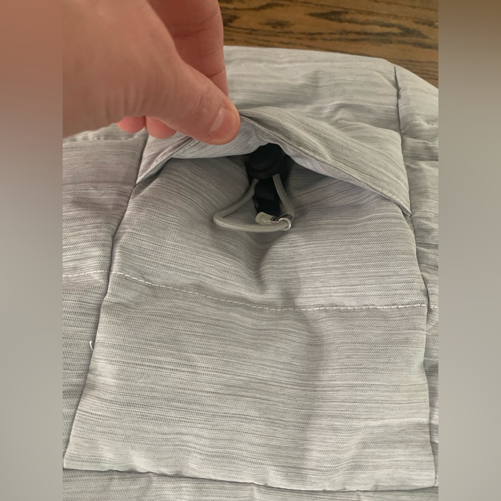 New Vintage Oakley Ski Jacket! Only worn maybe 3 times. - Picture 12 of 14